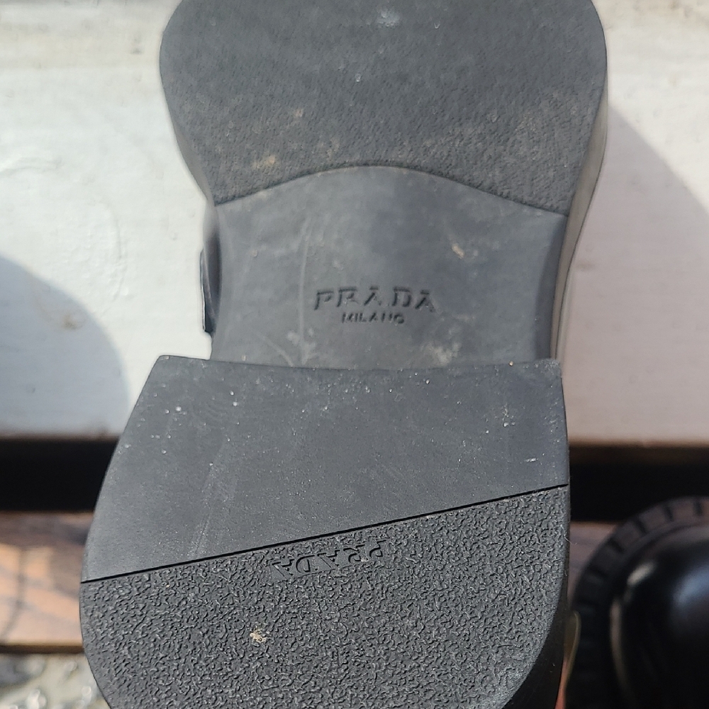 Prada Black Men's Oxfords - Picture 5 of 11
